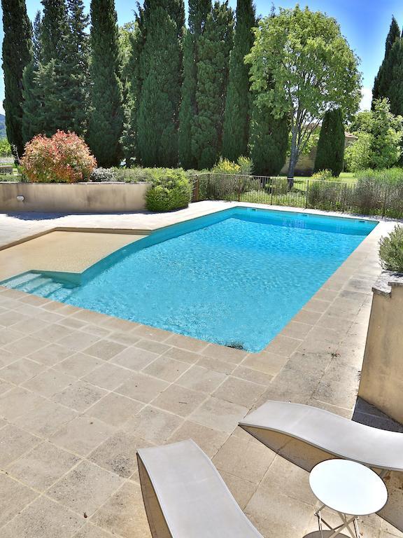 Lauris Domaine La Carraire Bed & Breakfast エクステリア 写真