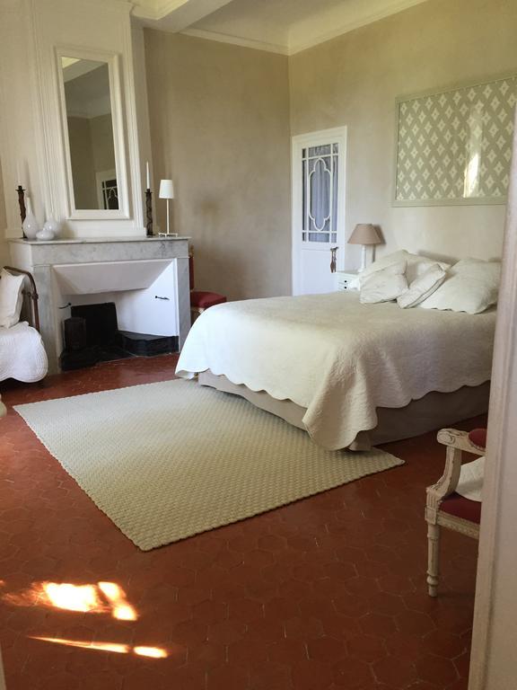 Lauris Domaine La Carraire Bed & Breakfast エクステリア 写真