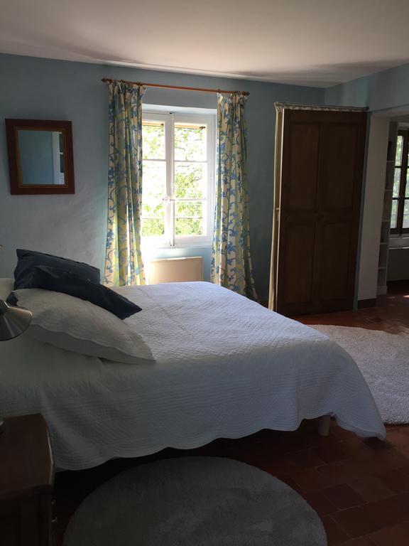 Lauris Domaine La Carraire Bed & Breakfast エクステリア 写真